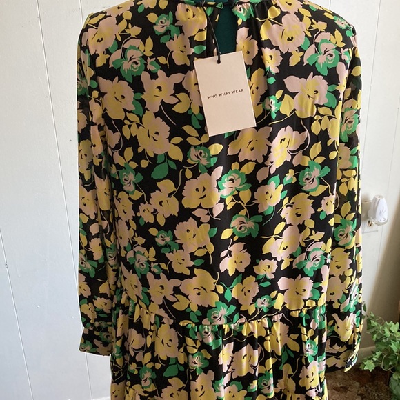 Dress - Picture 4 of 5